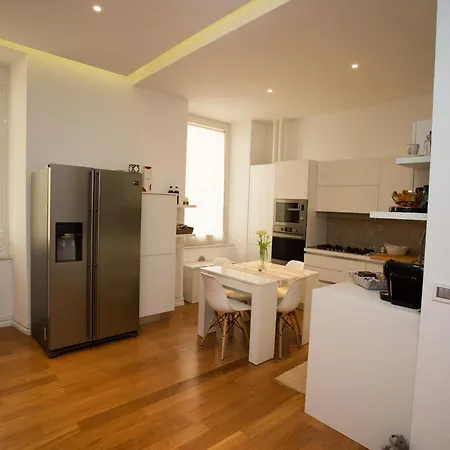 Luxury Dandy House Апартаменти Ла-Спеція