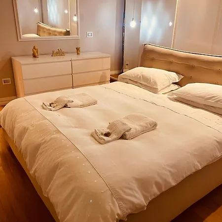 Luxury Dandy House *