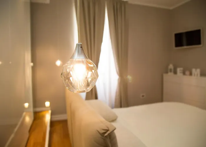 Luxury Dandy House Апартаменты *